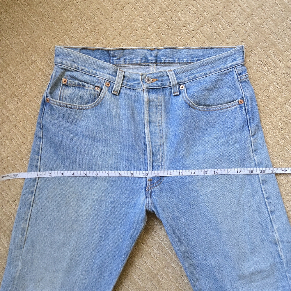 Vintage 1993 Levi's 501 32x27 USA Jeans Classic Light Blue Wash - Picture 4 of 13